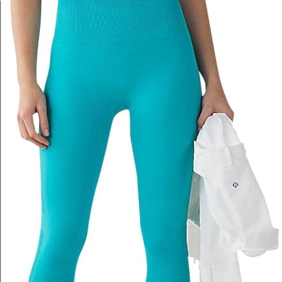 lululemon athletica Pants - Lululemon Zone in tights